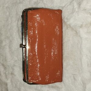 HOBO Patent Double Frame Clutch